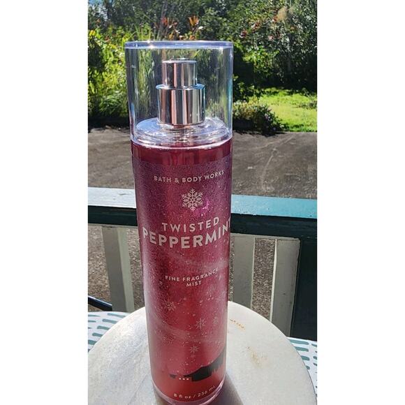Bath & Body Works Twisted Peppermint Fine Fragrance Mist Spray Splash 8oz. - Picture 1 of 3